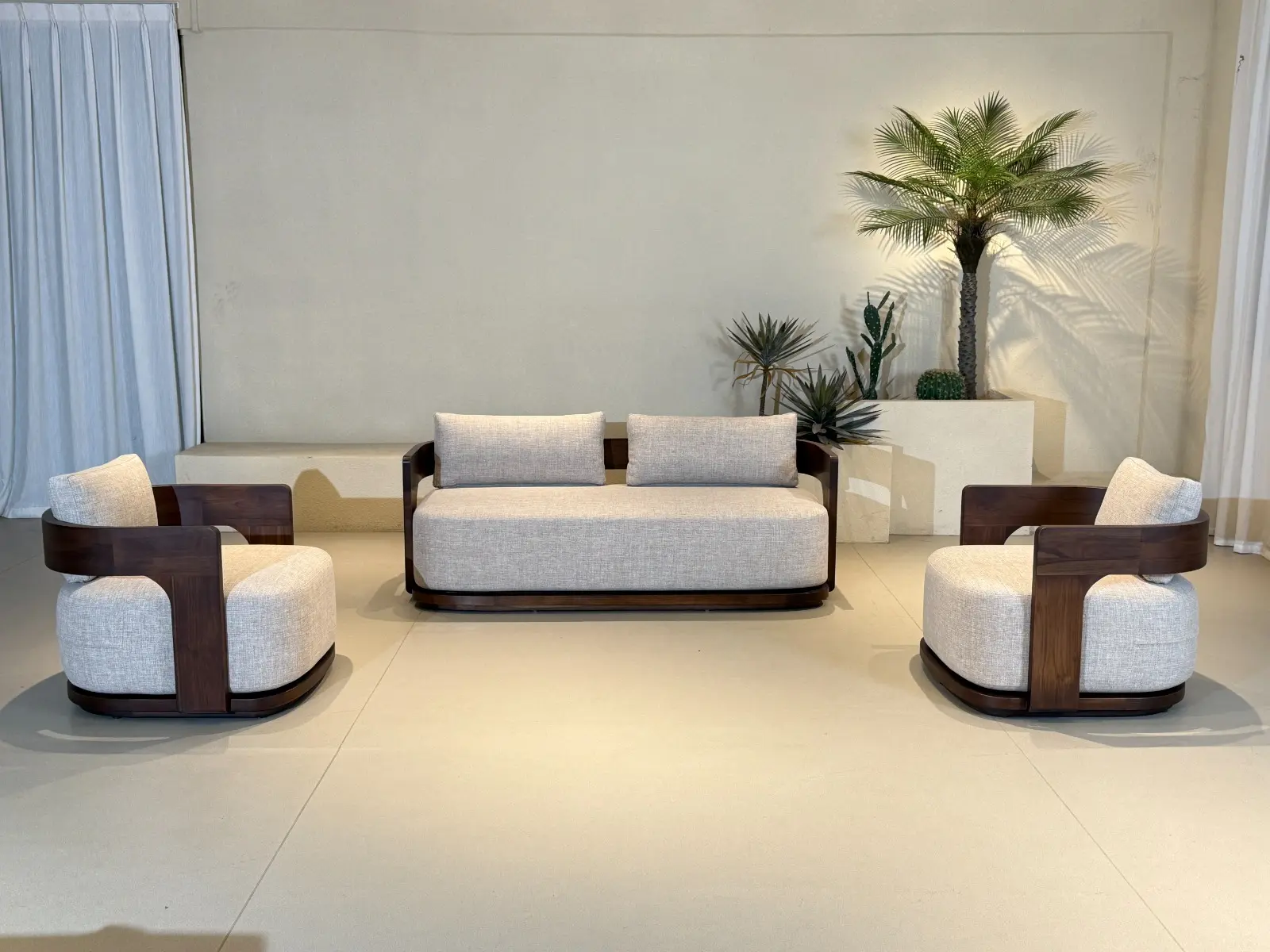 Muebles de exterior elaborados con la prestigiosa madera de Teca de América del Sur de Grado A