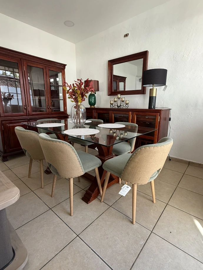 Fabricación de Comedor en madera de cedor y top de vidrio templado