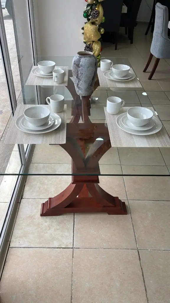 Modelo MOMENTOS - Mesa de Comedor (6p) - top de Vidrio 