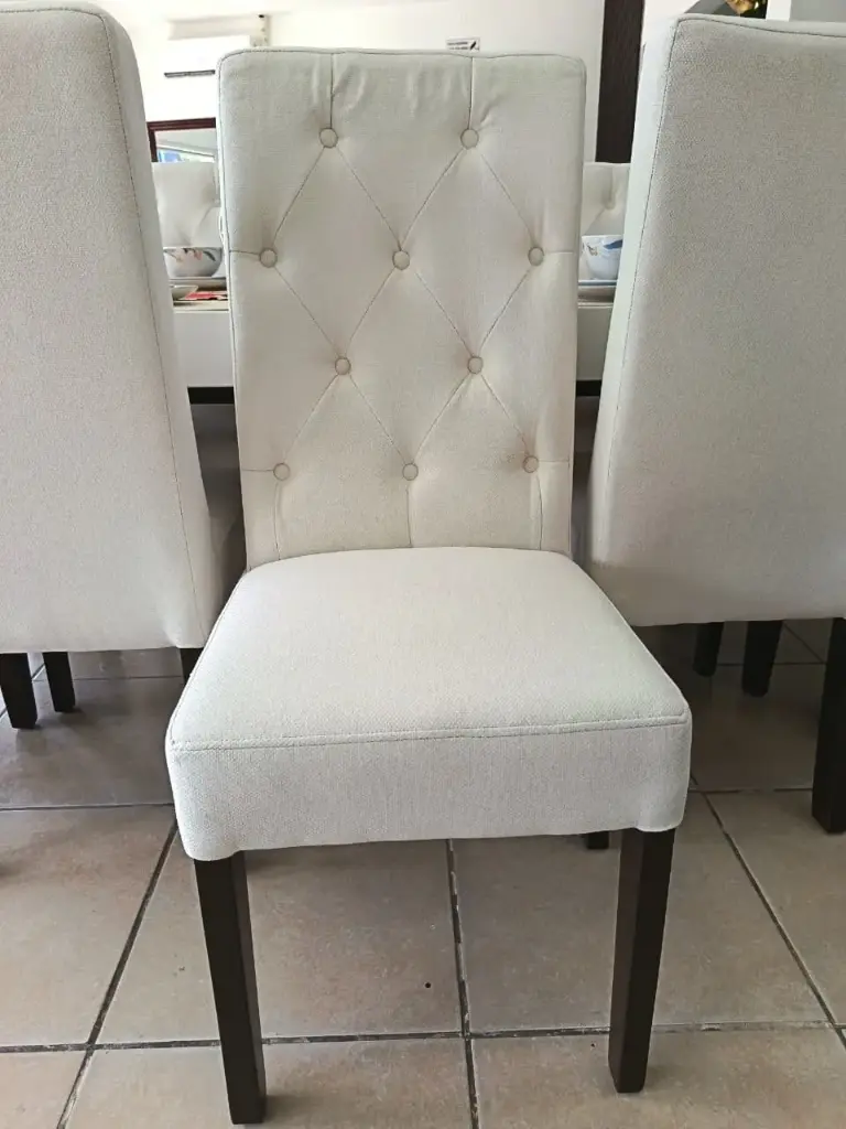 Silla para comedor - diseño en respaldo